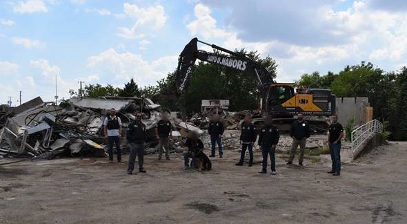 Han Gil Hotel being demolished