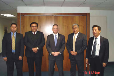 SAC John P. Gilbride welcomes Licenciado Jorge Flores Laris, Ingeniero Miguel Colorado Gonzalez, Ingeniero Humberto Martinez Gonzalez, and Ingeniero Rafael Correa-Huitron to the New York Field Division.